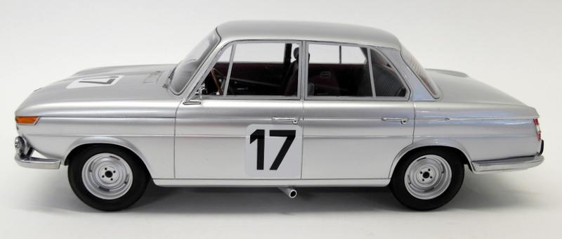 Minichamps 1/18 Scale Resin - 107 662517 BMW 2000 tI Winners 24H Spa 1966