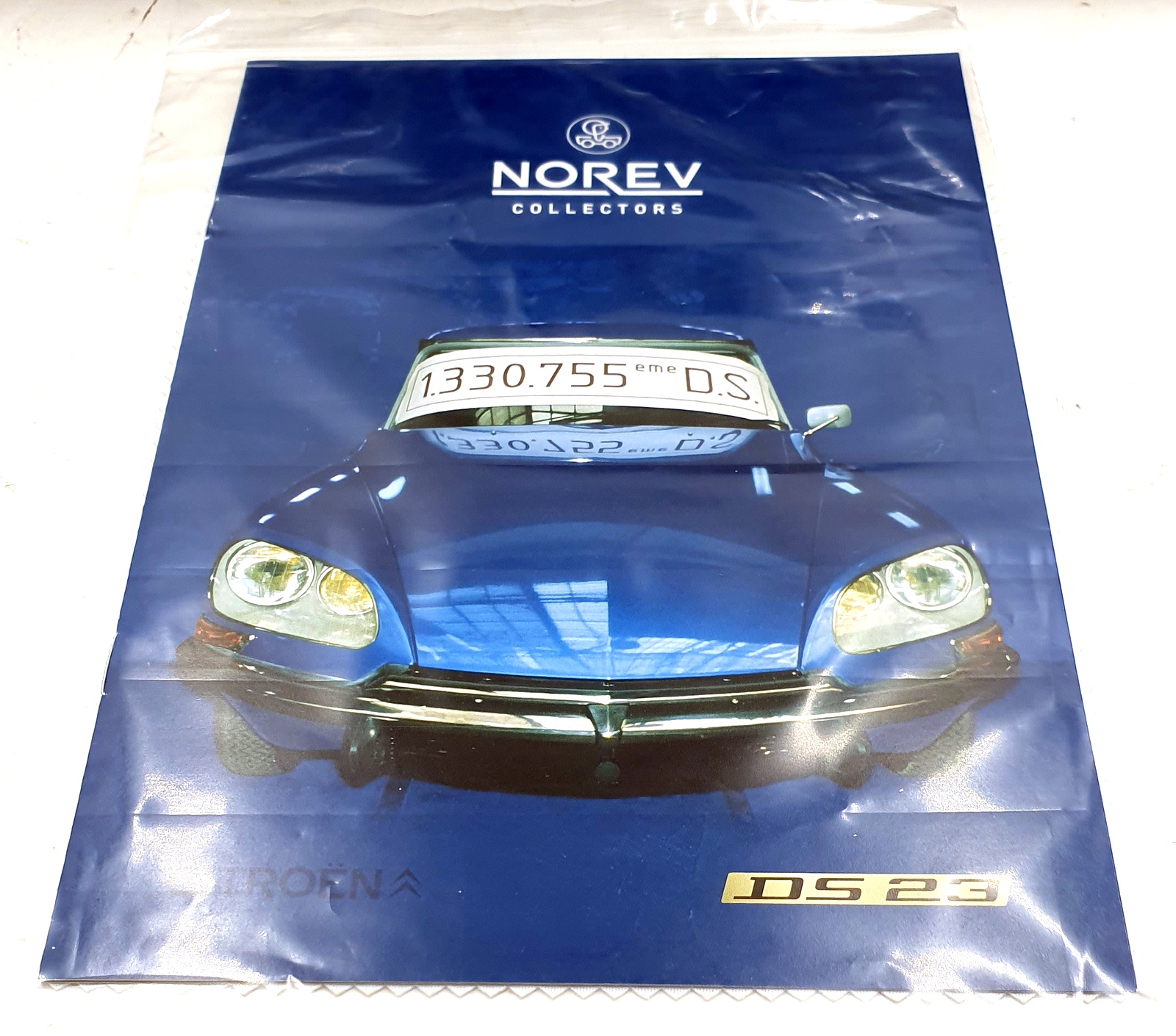 Norev 1/12 Scale Diecast Model 121730 Citroen DS 23 Pallas 1973 Tholonnet Beige