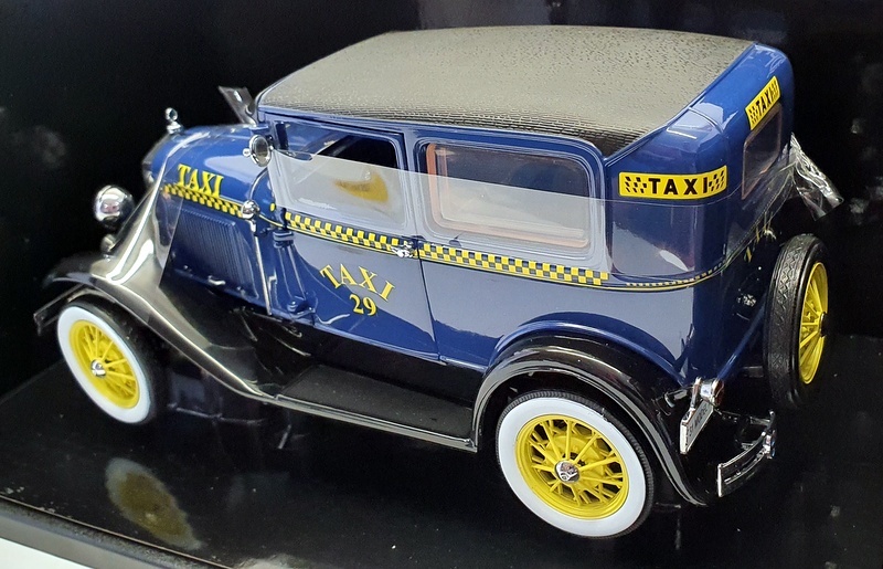 Sun Star 1/18 Scale Model Car 6107 - 1931 Ford Model A Tudor Taxi