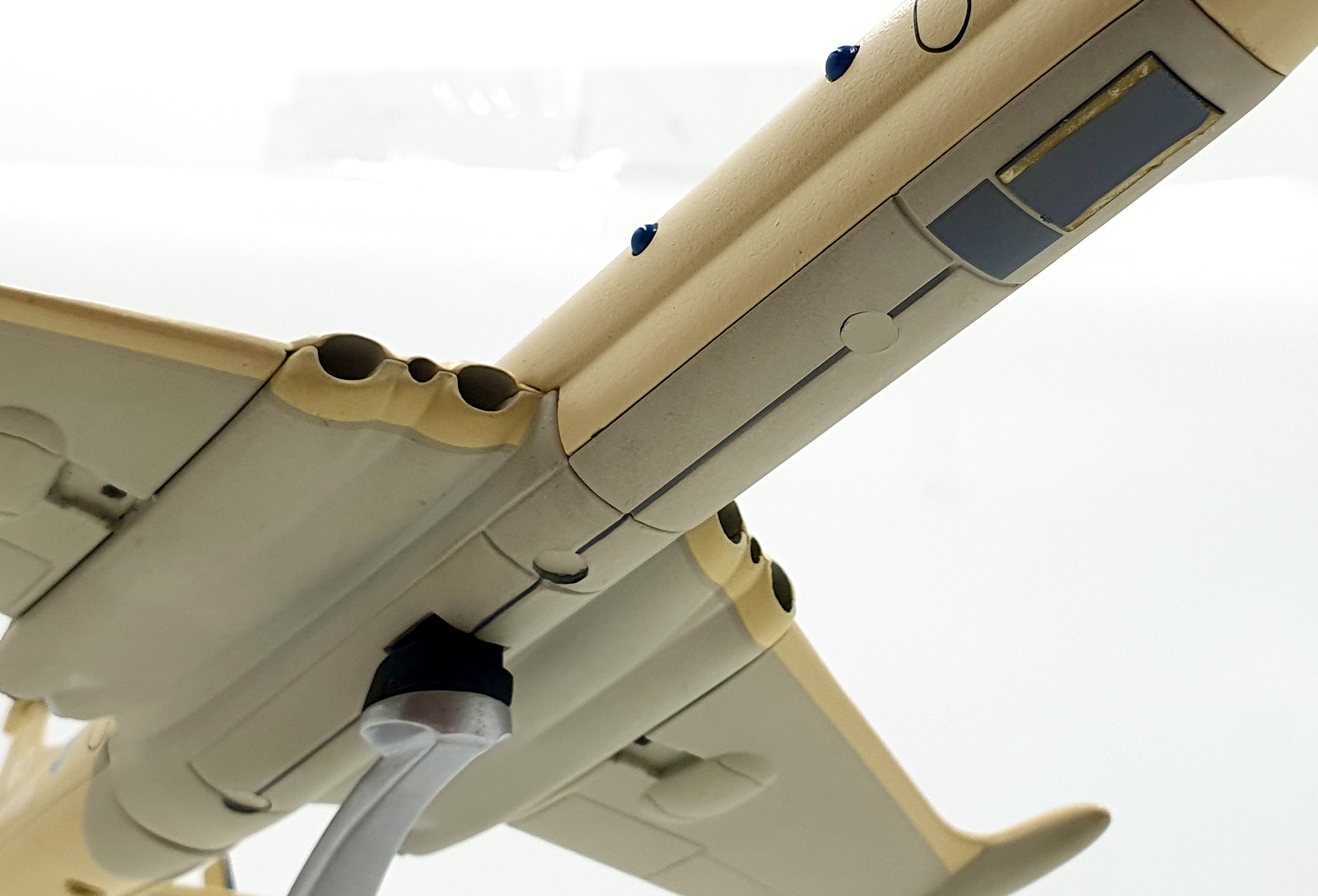 Corgi 1/144 Scale AA35601 - Hawker Siddeley Nimrod Mr.2 RAF Kinloss Wing