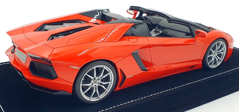 MR Models 1/18 Scale LAMBO010D - Lamborghini Aventador LP700-4 Roadster Orange