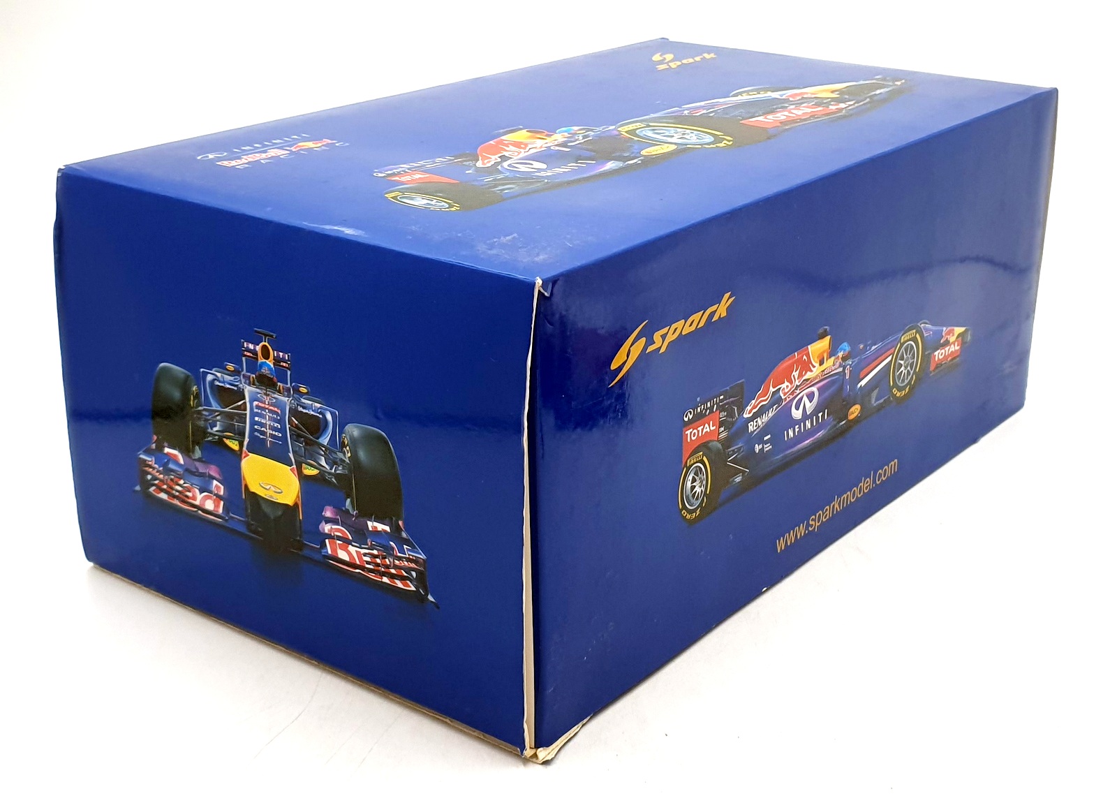 Spark 1/18 Scale Resin 18S135 - Red Bull RB10 F1 2014 #1 S.Vettel