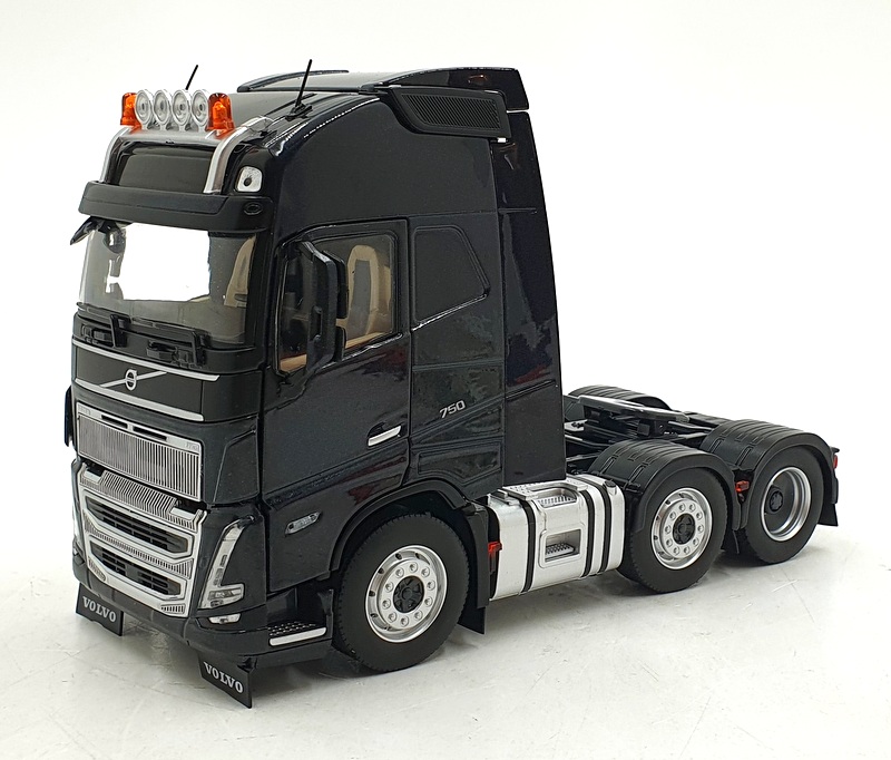 Marge Models 1/32 Scale 2321-02 Volvo FH5 6x2 Truck