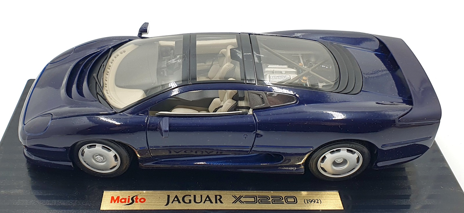 Maisto 1/18 scale 31807 - Jaguar XJ220 1992 - Dark Blue