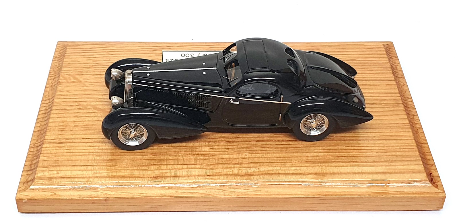 Heco Miniatures 1/43 Scale 57324 - 1939 Bugatti 57C Coupe - Black