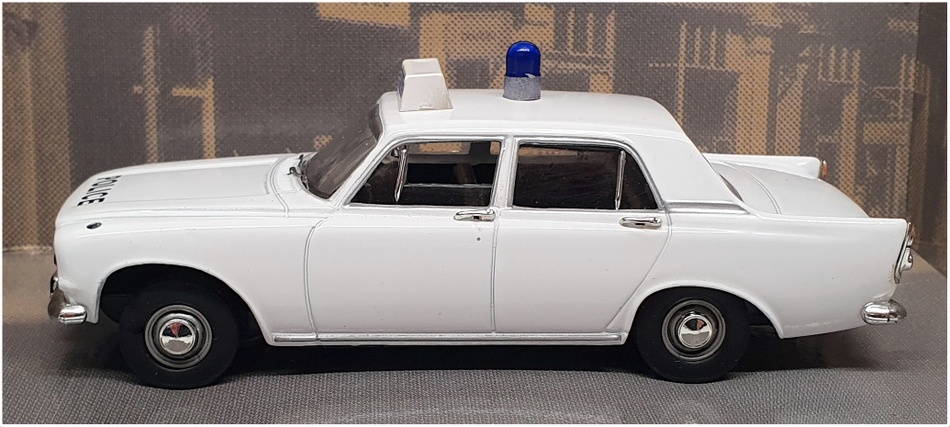 Corgi Appx 1/43 Scale 00502 - Ford Zephyr 6 MkIII Police Z Cars - White Corgi Appx 1/43 Scale 00502 - Ford Zephyr 6 MkIII Police Z Cars - White