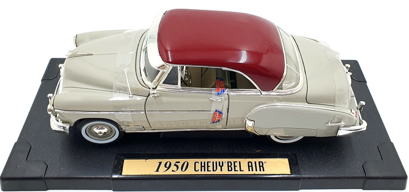 Motor Max 1/18 Scale diecast 73111 - 1950 Chevy Bel Air - Grey/Red