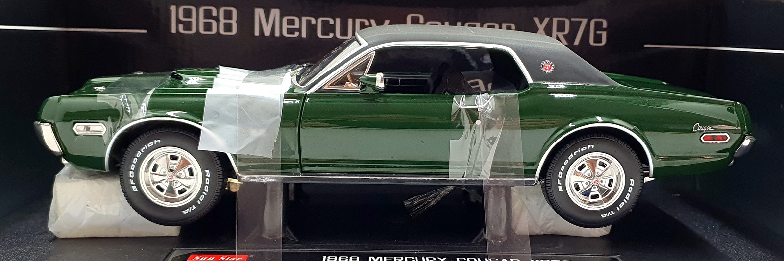 Sun Star 1/18 Scale Diecast 1575 - 1968 Mercury Cougar XR7G - Dark Green