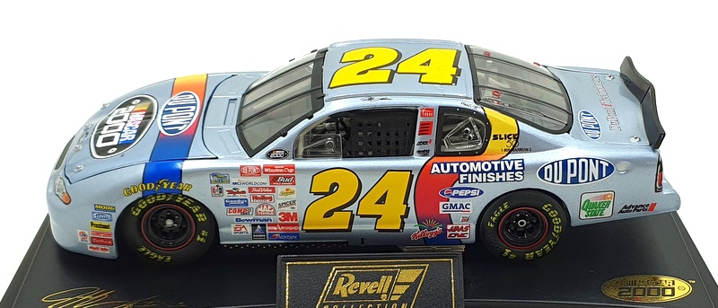 Revell 1/24 Scale 10946 - Chevrolet #24 DuPont Automotive Finishes 2000 - Gordon