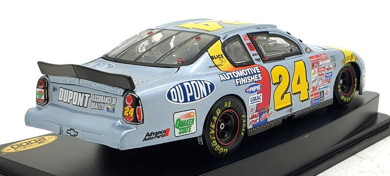 Revell 1/24 Scale 10946 - Chevrolet #24 DuPont Automotive Finishes 2000 - Gordon