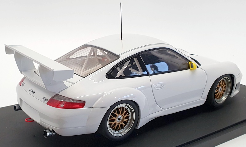 特価！AUTO artポルシェ 996GT3 イエロー 1/18 特価！AUTO artポルシェ 996GT3 イエロー 1/18 オートアート1/18