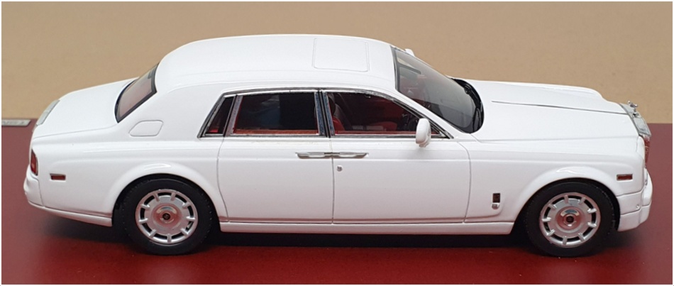 ロールスロイス ファントム 2009 イングリッシュホワイト 1/43 TSM TSM 1/43 Scale TSM114324 - 2009 Rolls Royce Silver Phantom - White