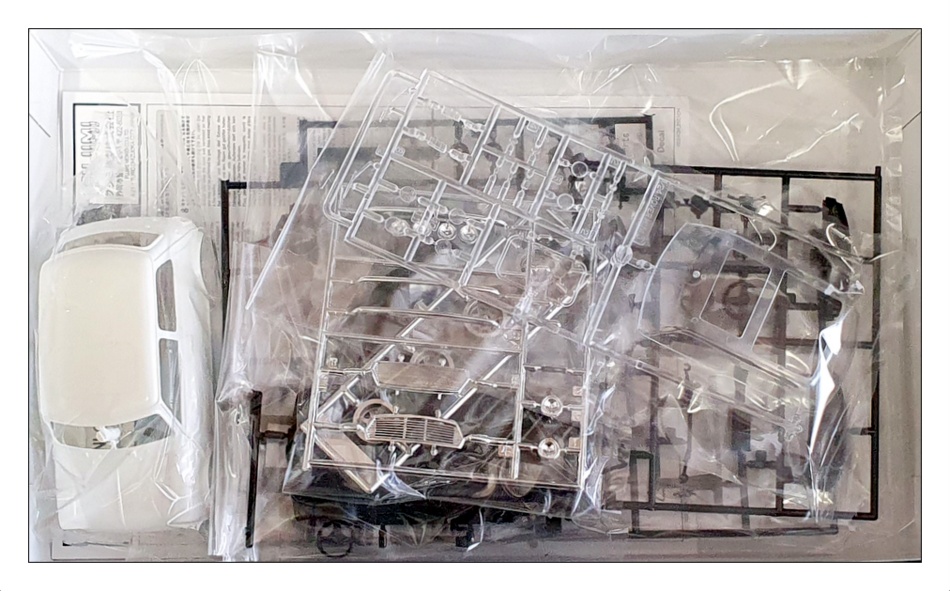 Fujimi 1/24 Scale Unbuilt Plastic Kit 126777 - Old Mini Cooper