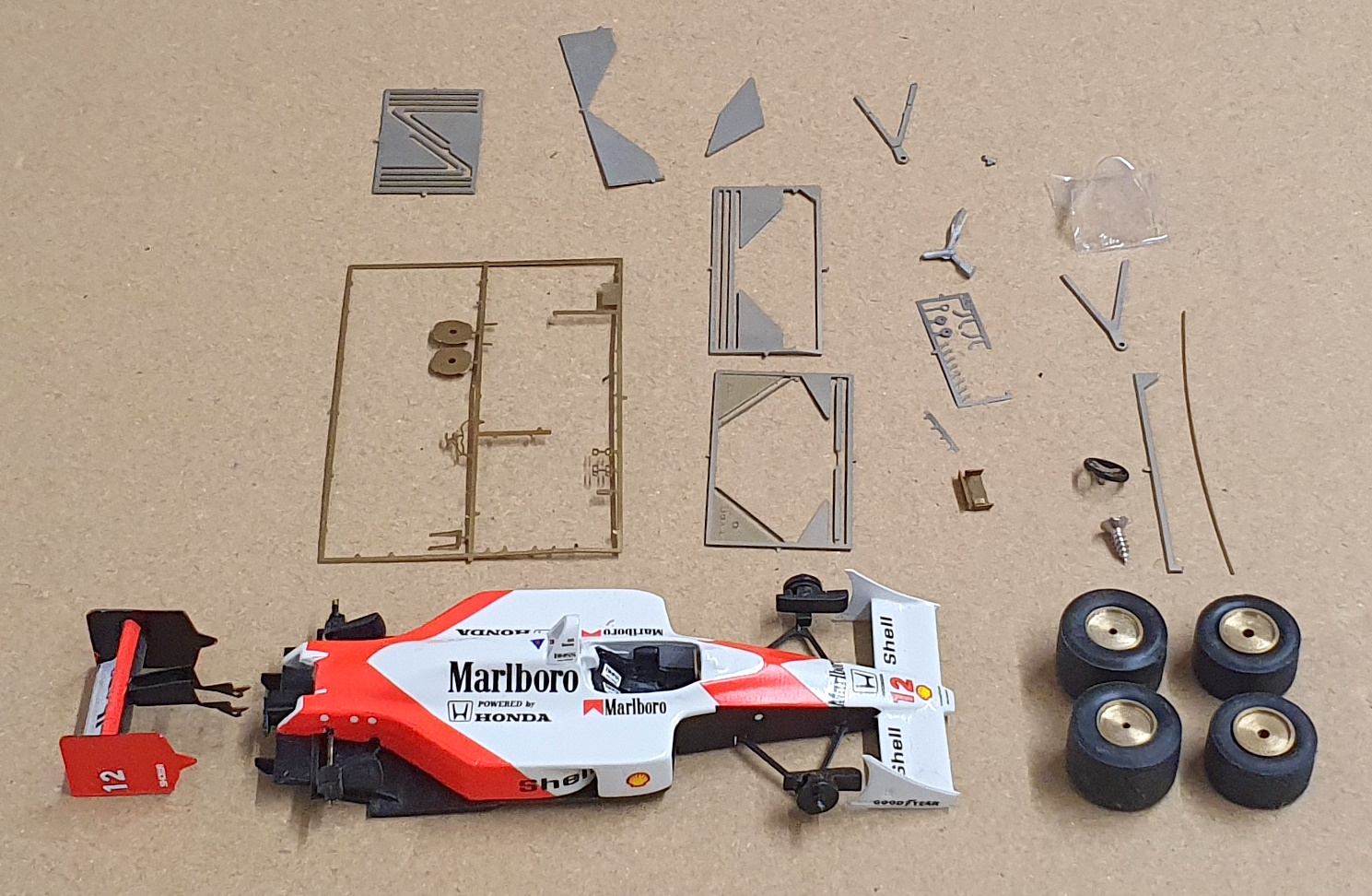 Tameo 1/43 Scale Unbuilt Kit WCT88 - F1 McLaren Honda MP4/4 Ayrton