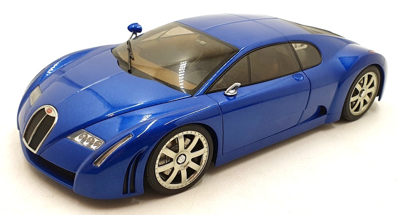 ミニカー autoart 1/18 Bugatti Chiron Amazon.com: Auto Art Models 2019 Bugatti Chiron Sport