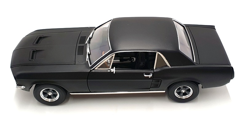 Greenlight 1/18 Scale 13611 - 1967 Ford Mustang Coupe - Creed - Black Greenlight 1/18 Scale 13611 - 1967 Ford Mustang Coupe - Creed - Black