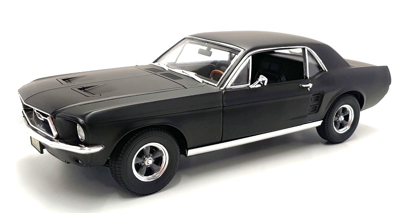 Greenlight 1/18 Scale 13611 - 1967 Ford Mustang Coupe - Creed - Black Greenlight 1/18 Scale 13611 - 1967 Ford Mustang Coupe - Creed - Black