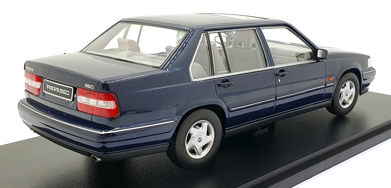 Triple 9 1/18 ボルボ VOLVO 960 1996 Triple 9 1/18 Volvo 960 1996 シルバー ボルボ : Garage FORZA
