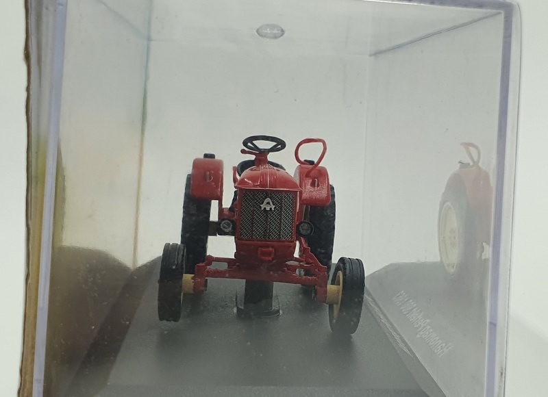 Hachette 1/43 Scale Model Tractor HL75 - 1963 Hanomag Perfekt 300 - Red