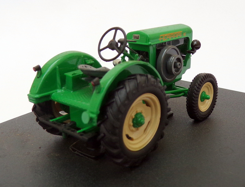 Hachette 1/43 Scale Model Tractor HT124 - 1950 Ferrari F2 - Green