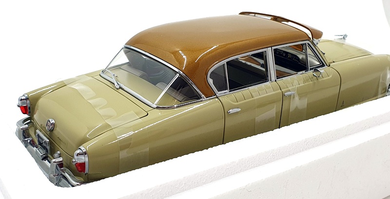 Sun Star 1/18 Scale 5112 - 1952 Nash Ambassador Airflyte Ann