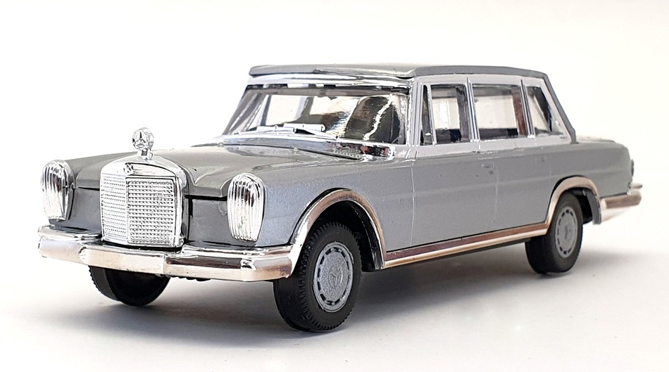 Gama Mini 1/45 Scale Diecast 1180 - Mercedes Benz 600 - Silver