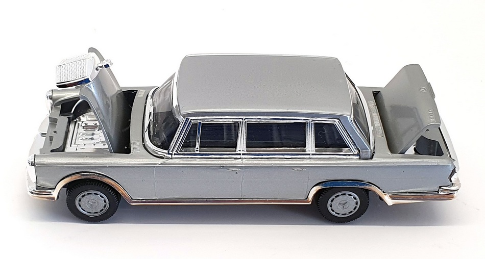 Gama Mini 1/45 Scale Diecast 1180 - Mercedes Benz 600 - Silver