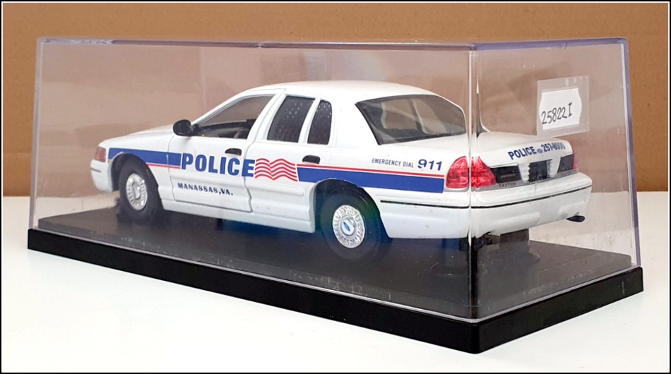 Classic Metal Works 1/24 Scale 25822I - Ford Crown Victoria Police - Manassas