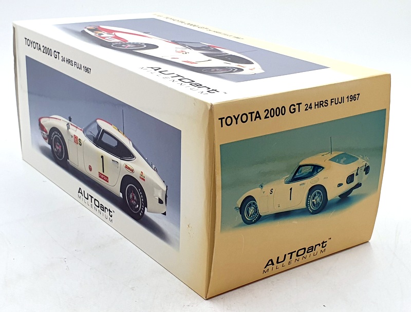 ケ*読様 1/18 AUTOart オートアートTOYOTA 2000GT 大型 AUTOart (オートアート) ダイキャストカー 1/18 TOYOTA 2000 GT