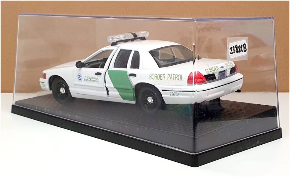 Classic Metal Works 1/24 Scale 23822B - Ford Crown Victoria Police - US Customs