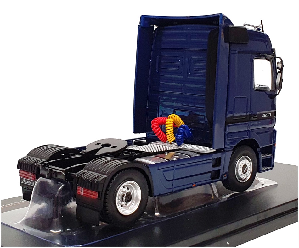 Ixo 1/43 Scale TR121.22 - 1995 Mercedes Benz Actros MP1 Truck
