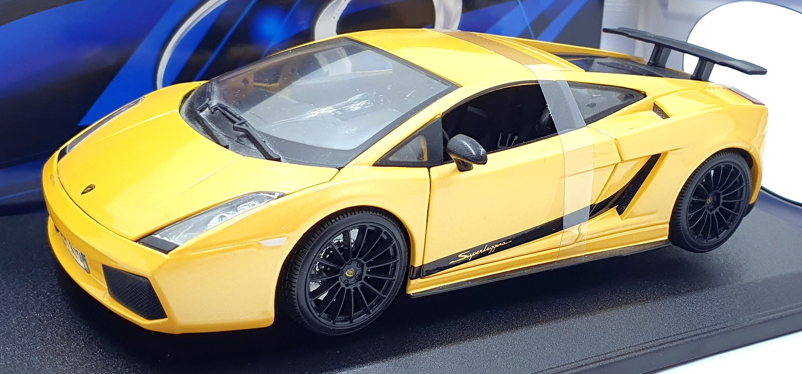 Maisto 1/18 Scale 31149 - 2007 Lamborghini Gallardo Superleggera
