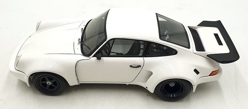 ポルシェRSR3.0 1/18 スパーク Spark 1/18 Scale Resin 18S028 - Porsche 911 RSR 3.0 1974
