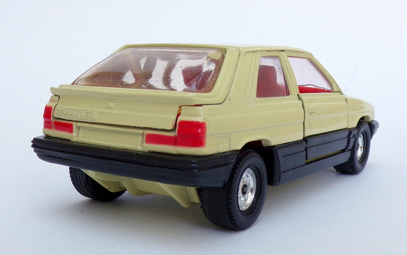 Corgi 11cm Long Vintage Diecast CG84 - Renault 11 GTL - Cream