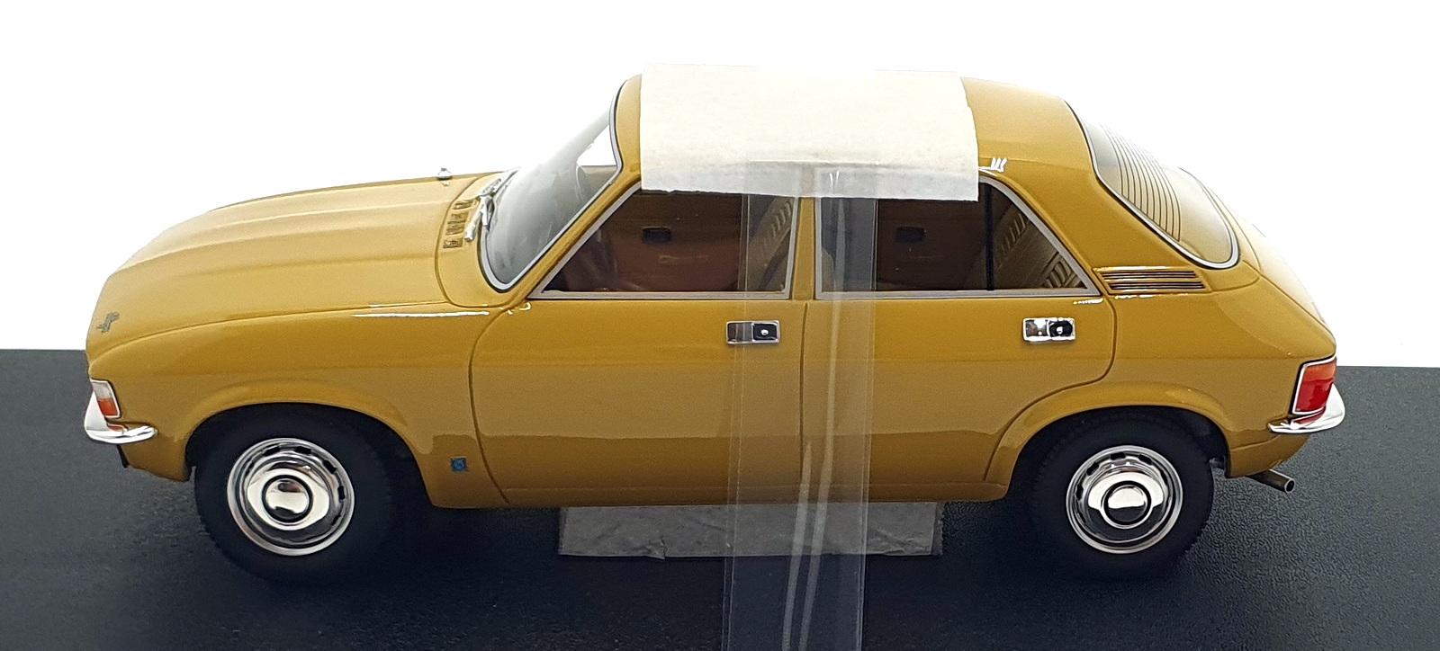 Cult 1/18 Scale Resin CML145-2 - 1973 Austin Allegro - Harvest Gold