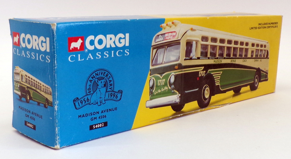 Corgi Appx 20cm Long Diecast 54002 - GM 4506 Coach - Madison Ave Corgi Appx 20cm Long Diecast 54002 - GM 4506 Coach - Madison Ave