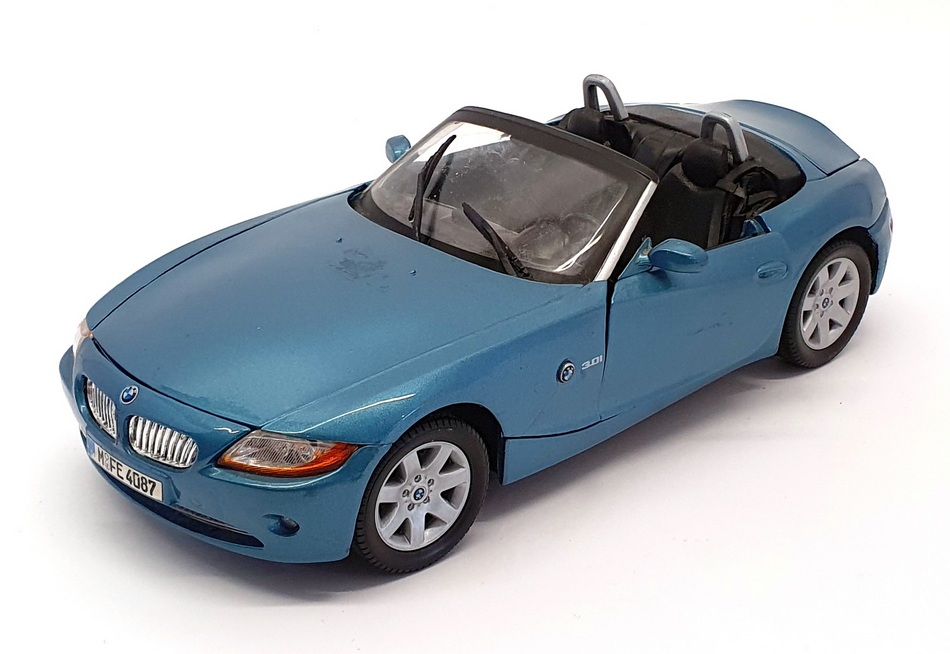 MotorMax 1/18 Scale Diecast 5821M - BMW Z4 - Metallic Blue