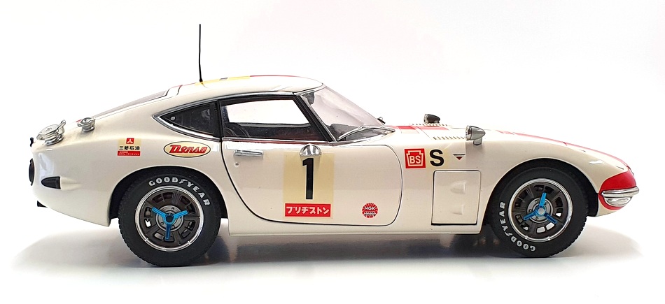 Autoart 1/18 Scale 86715 - Toyota 2000 GT #1 24Hrs Fuji 1967