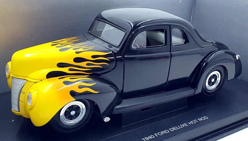 ミニカー Eagle's Race 1940 Ford Deluxe 1/18 Eagle 1/18 Scale Diecast 806002 - 1940 Ford Deluxe Hot Rod - Black