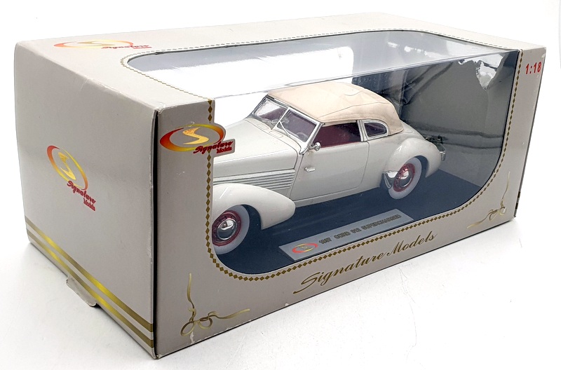 Signature 1/18 Scale Diecast 18112 - 1937 Cord 812 Supercharged - White