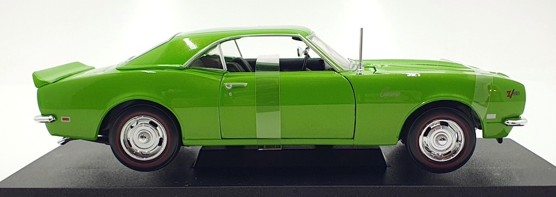 Maisto 1/18 Scale Diecast 46629 - 1968 Chevrolet Camaro Z/28 Coupe
