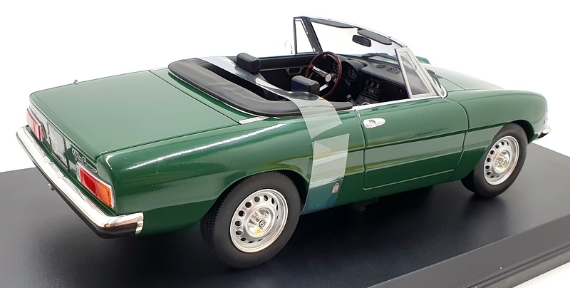 Norev 1/18 Scale Diecast 187881 - Alfa Romeo 2000 Spider 1978 - Green Norev 1/18 Scale Diecast 187881 - Alfa Romeo 2000 Spider 1978 - Green