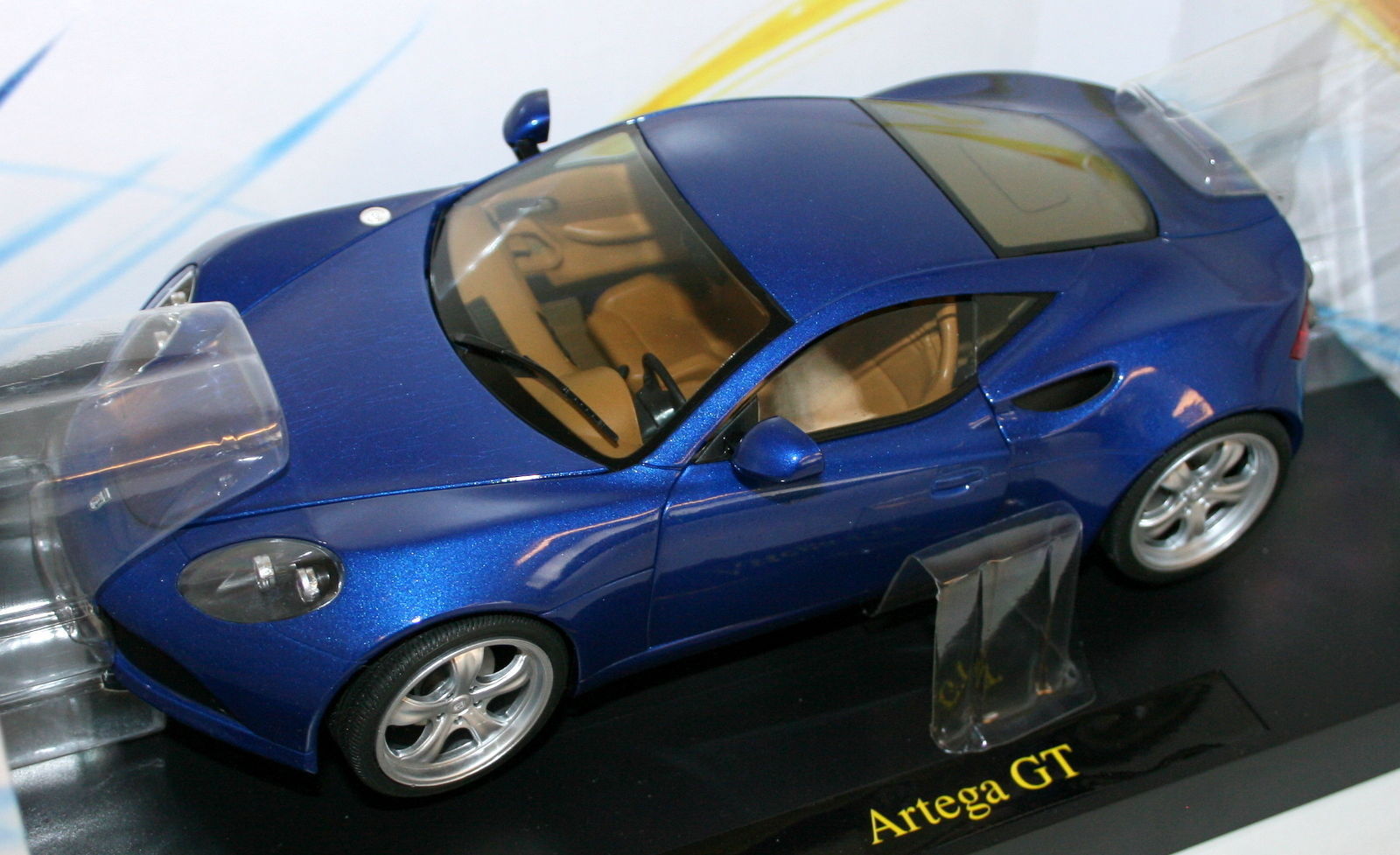 REVELL 1/18 09025 ARTEGA GT BLUE | eBay