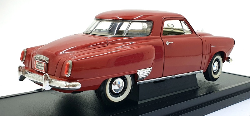 Road Signature 1/18 Scale 92478 - 1950 Studebaker Champion - Red