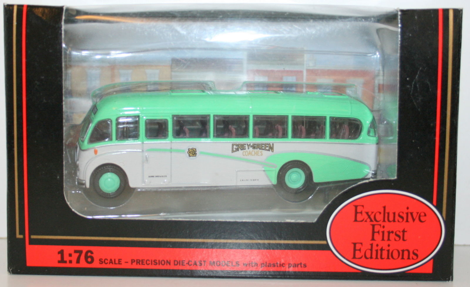 EFE 1/76 Scale Diecast 18703 Bedford SB Duple Vega Grey Green