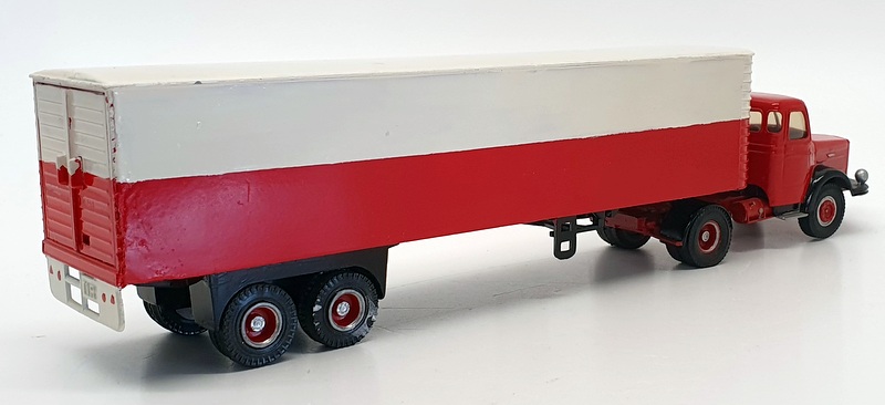 Lion Car 1/50 Scale - Mat110  - Hand Painted Red & White Truck & Trailer