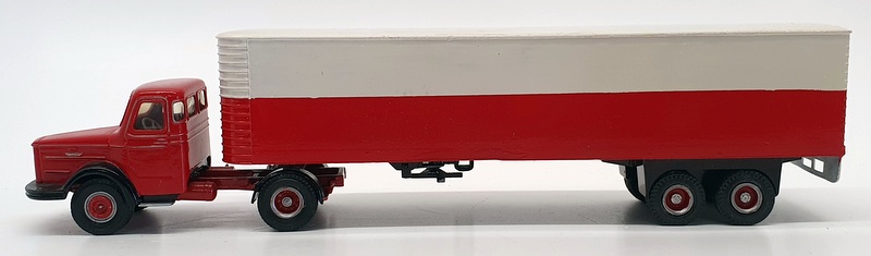 Lion Car 1/50 Scale - Mat110  - Hand Painted Red & White Truck & Trailer