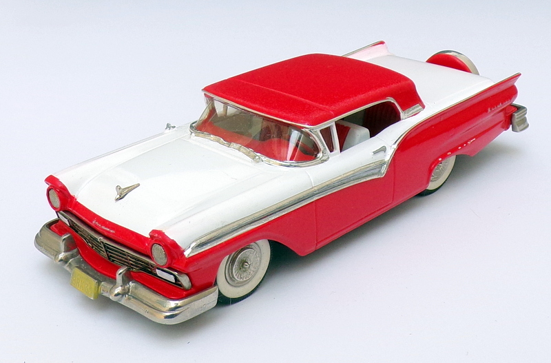 1/43 Brooklin Models Ford Fairlane skyliner 1957 crème Brk35
