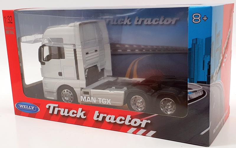 Welly 1/32 Scale Model Truck 32650L - Man TGX - White