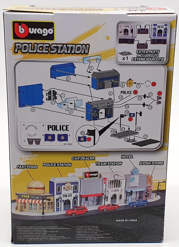 Burago 1/43 Scale Model Car #18 31502 - 2013 Ford Focus ST And Police Station